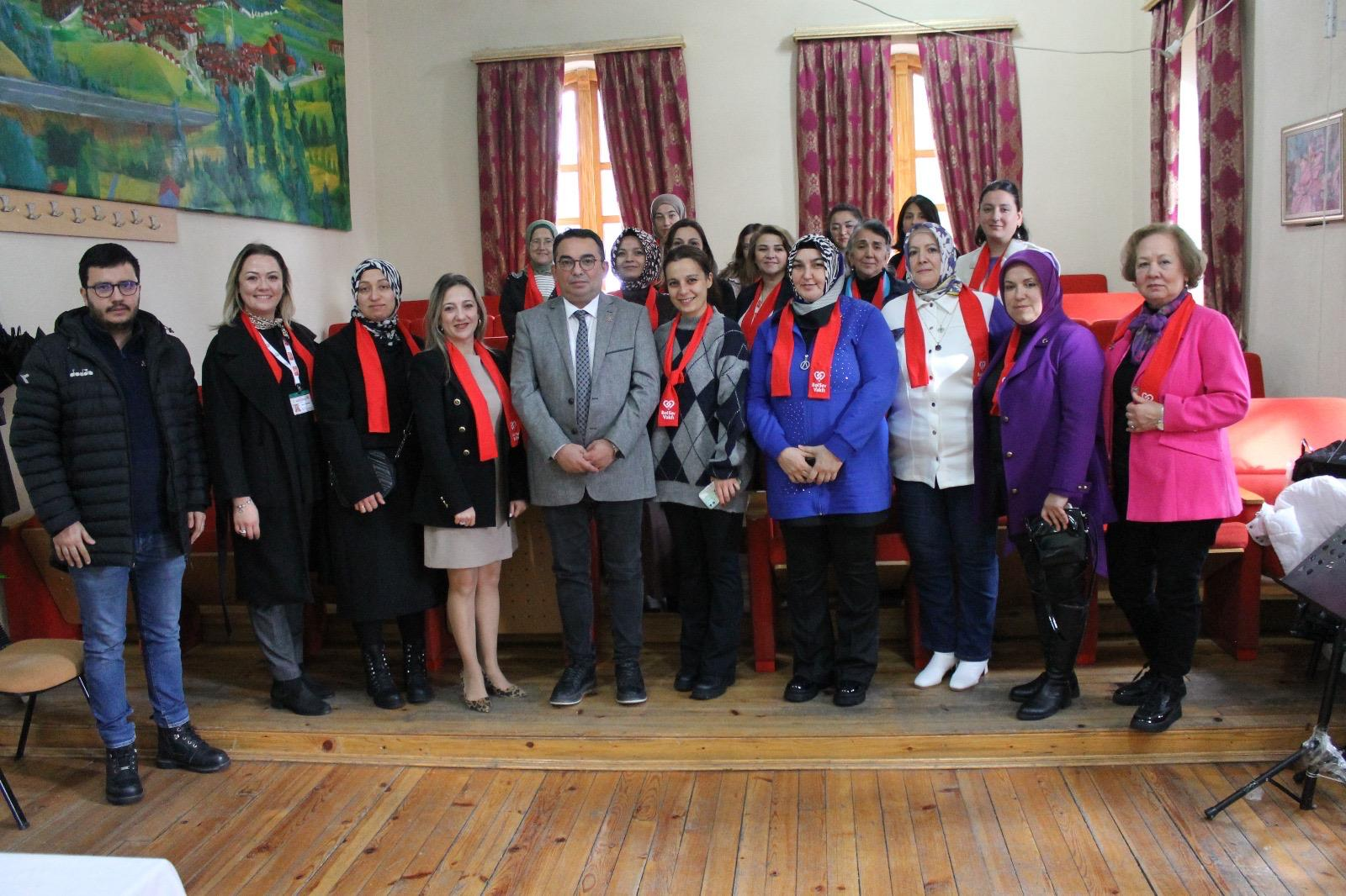 Ressam Mehmet Yücetürk Sanat Merkezi Kat-ı Sanatı Sergisi Ziyareti