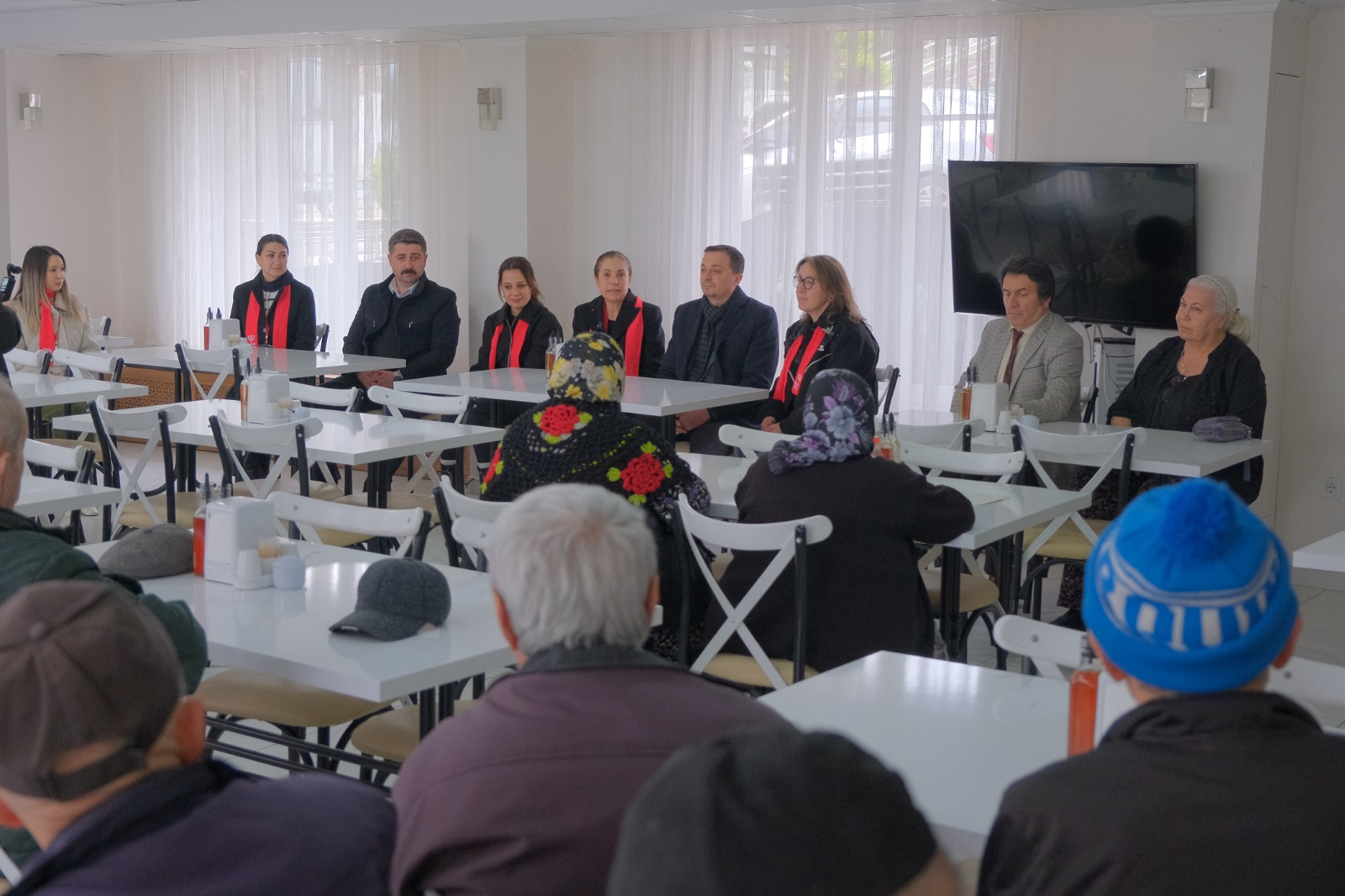 Yaşlılara Saygı Haftası Adına İzzet Baysal Çakmaklar Huzurevi Ziyareti